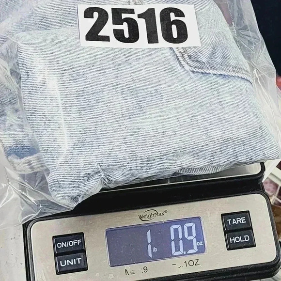 Blank NYC Button Fly Distressed Crop Women's Jeans Light wash 25 - Picture 9 of 9